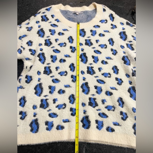 Cheetah Print Sweater - Size Large - Picture 7 of 10